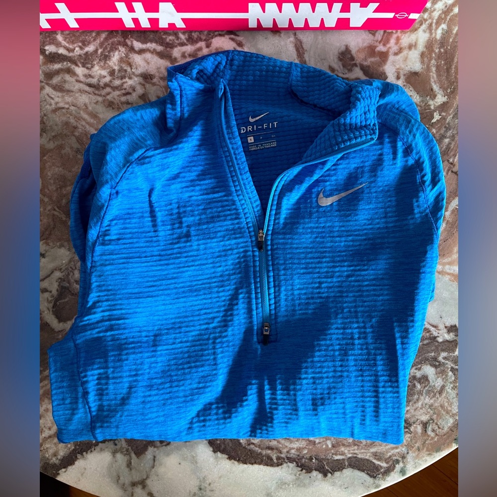 Nike Dri Fit Size Small